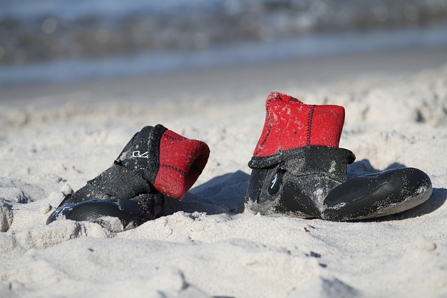 water shoes keep sand out